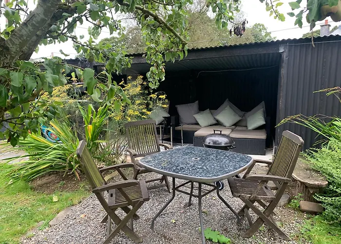 Stunning 2-Bed Cabin In Nantglyn Denbigh